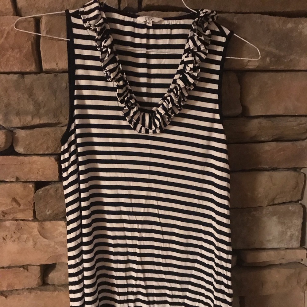 Crown and Ivy summer sleeveless top